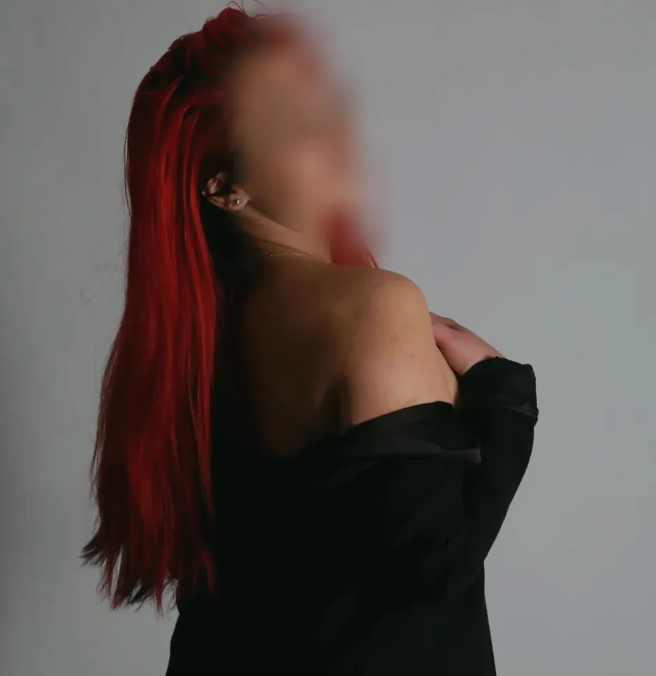 Hanna, 25