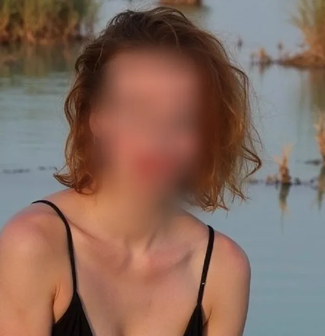 Kamilla, 25
