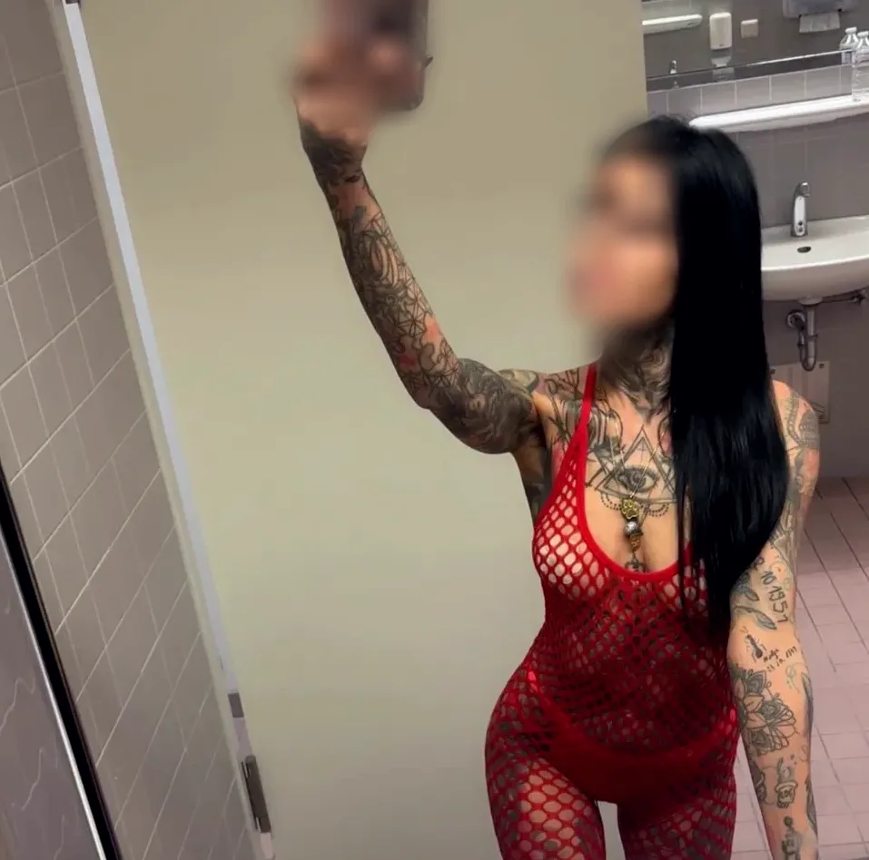 Lívia, 34