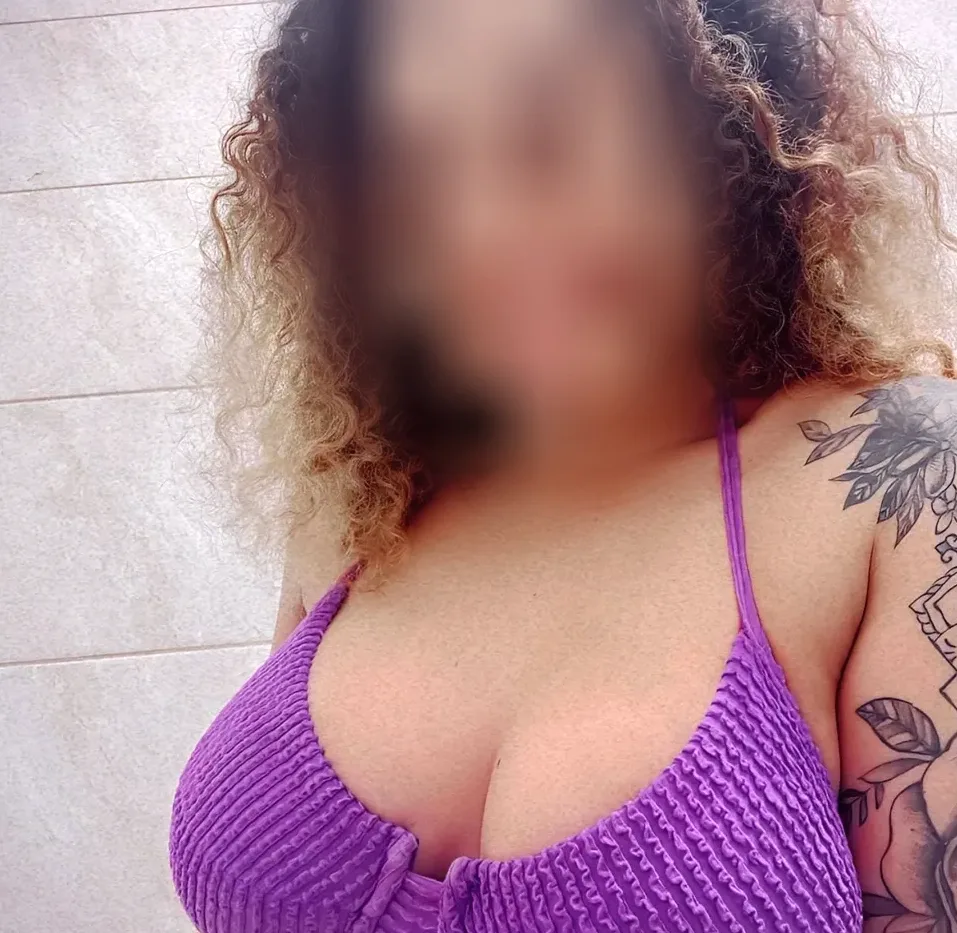 Réka, 32