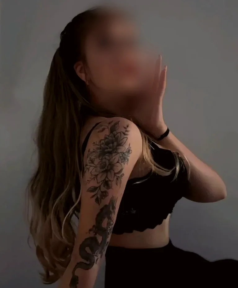 Tímea, 21